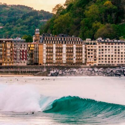 playa-zurriola-surf-donostia